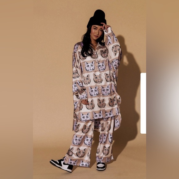 LALA ORIGINAL Lala Satin Playsuit in Cool Cat - Picture 2 of 9